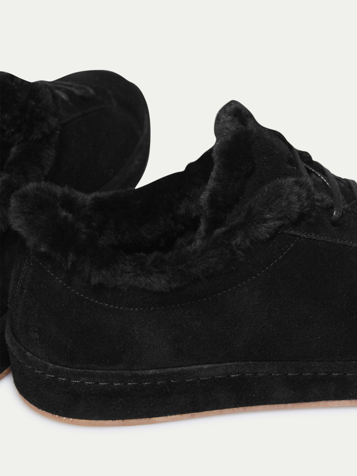 Shearling-lined Black Voyager Sneaker